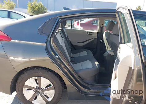 2020 Hyundai Ioniq Hybrid Blue z USA, uszkodzony, nr VIN KMHC65LC9LU242874